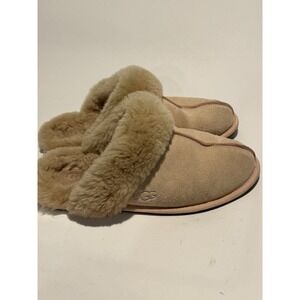 UGG Scuffette Size 11 Suede Sheepskin Slippers Pink